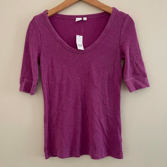 GAP Tops - NWT GAP Black & Pink Ribbed 3/4 Sleeve Tee